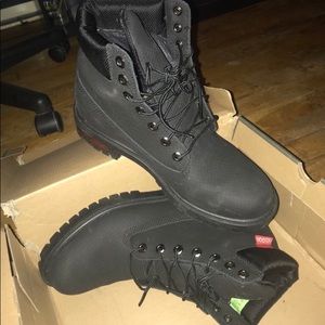 TIMBERLANDS HELCOR COLLAB SIZE 9, $170